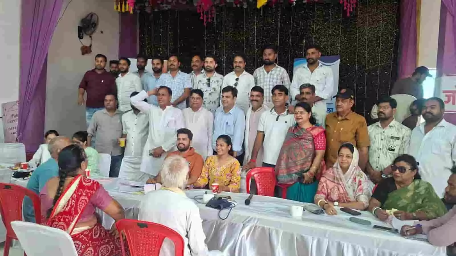 कोटा में चिकित्सा शिविर के समापन पर उपस्थित भाजपा पदाधिकारी और अन्य कार्यकर्ता। कोटा में चिकित्सा शिविर के समापन पर उपस्थित भाजपा पदाधिकारी और अन्य कार्यकर्ता।