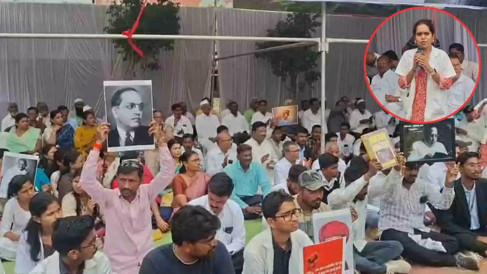 लातूर में नीट पेपर लीक के विरोध में गांधी चौक पर धरने पर बैठे छात्र। लातूर में नीट पेपर लीक के विरोध में गांधी चौक पर धरने पर बैठे छात्र।