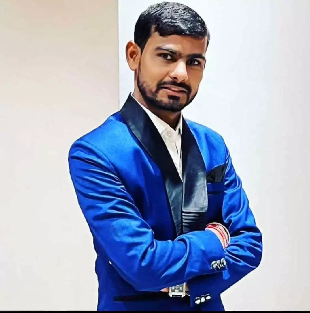 तस्वीर में ओम जैन शंभूपुरा अन्य पदाधिकारियों के साथ कार्यक्रम स्थल पर दिखाई दे रहे हैं। तस्वीर में ओम जैन शंभूपुरा अन्य पदाधिकारियों के साथ कार्यक्रम स्थल पर दिखाई दे रहे हैं।