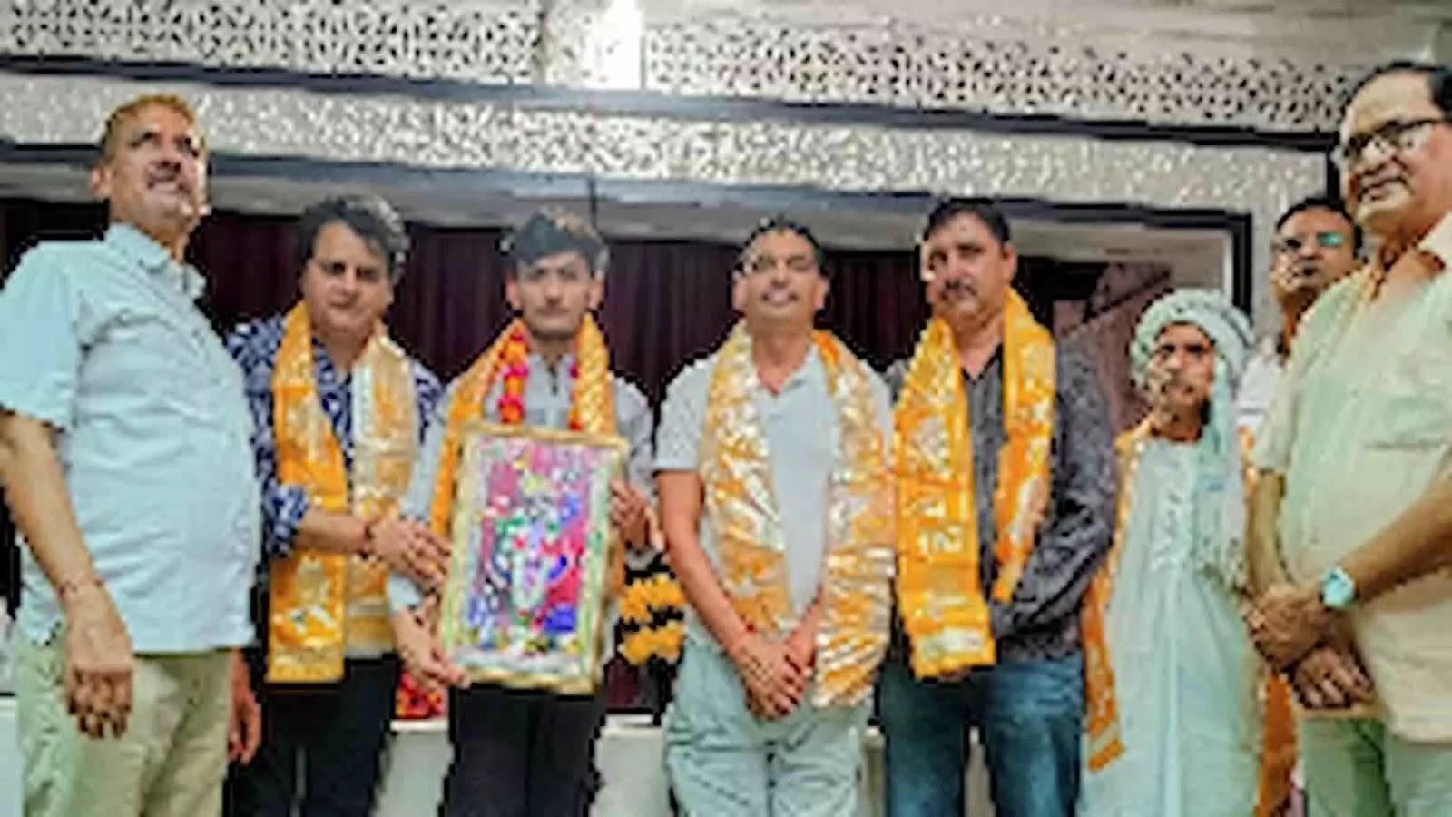 प्रेम भारती विद्यापीठ में सफल विद्यार्थियों को सम्मानित करते अतिथिगण सेठी मोहल्ला में। प्रेम भारती विद्यापीठ में सफल विद्यार्थियों को सम्मानित करते अतिथिगण सेठी मोहल्ला में।