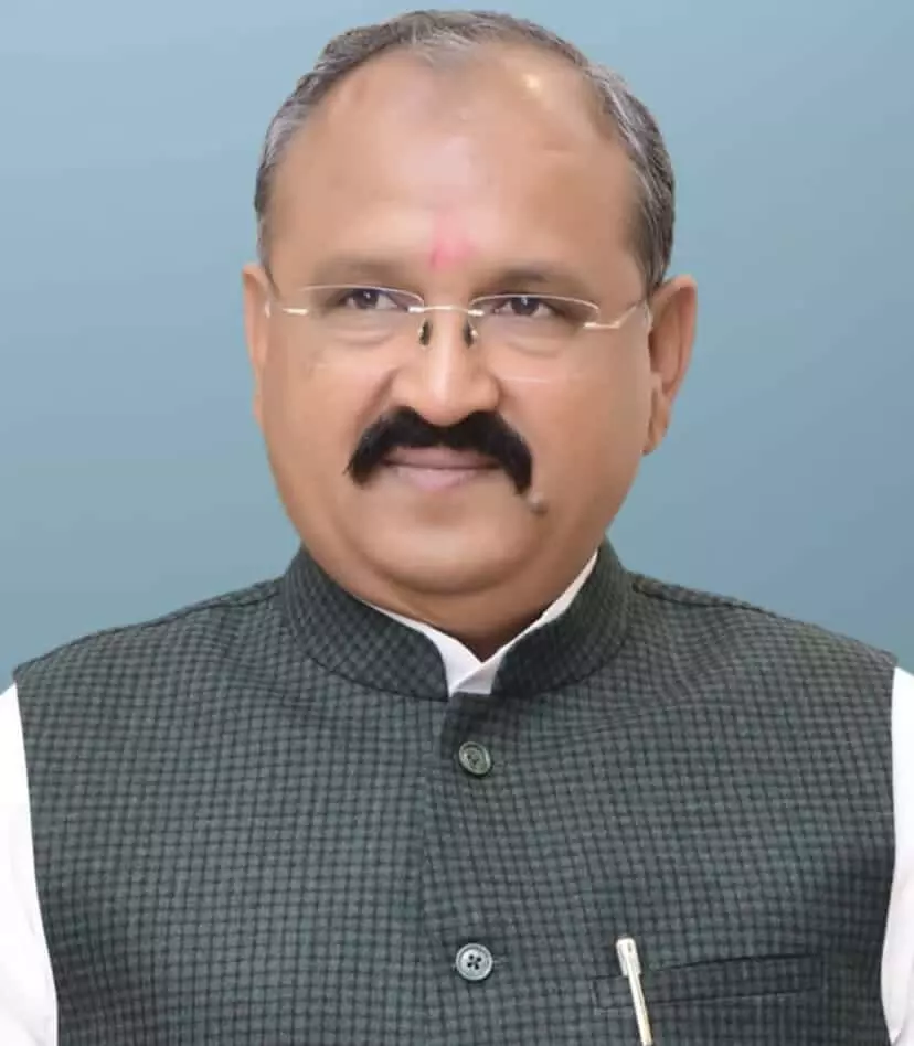 प्रहलाद गुंजल मीडिया से बातचीत करते हुए दिल्ली में दिखाई दे रहे हैं। प्रहलाद गुंजल मीडिया से बातचीत करते हुए दिल्ली में दिखाई दे रहे हैं।