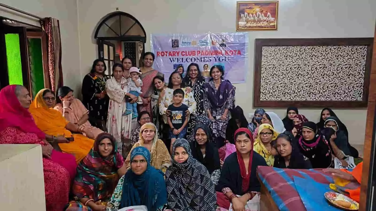 स्वास्थ्य जागरूकता सेमिनार में शामिल महिलाएं और आंगनबाड़ी कार्यकर्ता रोटरी क्लब के कार्यक्रम में। स्वास्थ्य जागरूकता सेमिनार में शामिल महिलाएं और आंगनबाड़ी कार्यकर्ता रोटरी क्लब के कार्यक्रम में।