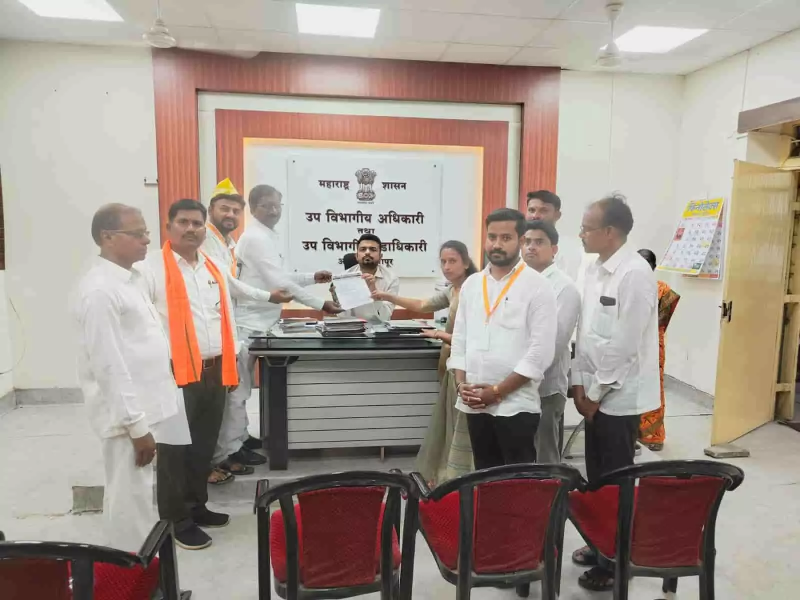 लातूर में अनुसूचित जाति आरक्षण उपवर्गीकरण की मांग को लेकर सड़क पर उमड़ी लोगों की भीड़। लातूर में अनुसूचित जाति आरक्षण उपवर्गीकरण की मांग को लेकर सड़क पर उमड़ी लोगों की भीड़।