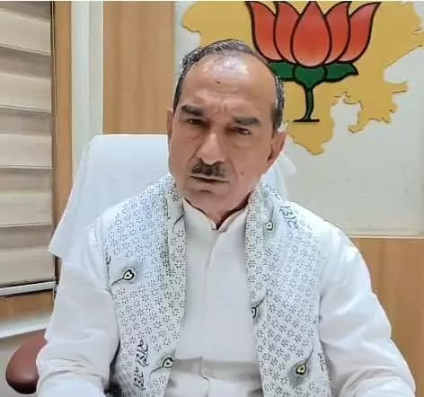 तस्वीर में भाजपा प्रदेश अध्यक्ष मदन राठौड़ पार्टी कार्यालय में दिखाई दे रहे हैं। तस्वीर में भाजपा प्रदेश अध्यक्ष मदन राठौड़ पार्टी कार्यालय में दिखाई दे रहे हैं।