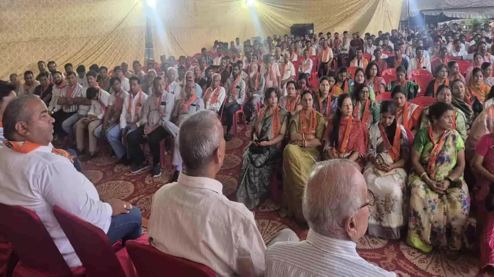चित्तौड़गढ़ में आयोजित भाजपा की बैठक में बैठे नेता और कार्यकर्ता। चित्तौड़गढ़ में आयोजित भाजपा की बैठक में बैठे नेता और कार्यकर्ता।