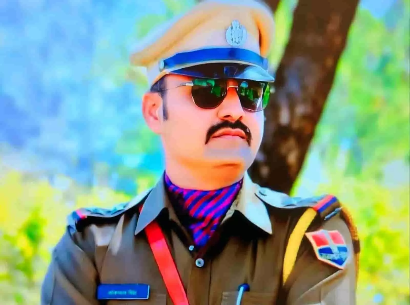 तस्वीर में पुलिस यूनिफॉर्म और धूप का चश्मा पहने नजर आ रहे हैं भीलवाड़ा के सदर थाना प्रभारी लोकपाल सिंह। तस्वीर में पुलिस यूनिफॉर्म और धूप का चश्मा पहने नजर आ रहे हैं भीलवाड़ा के सदर थाना प्रभारी लोकपाल सिंह।
