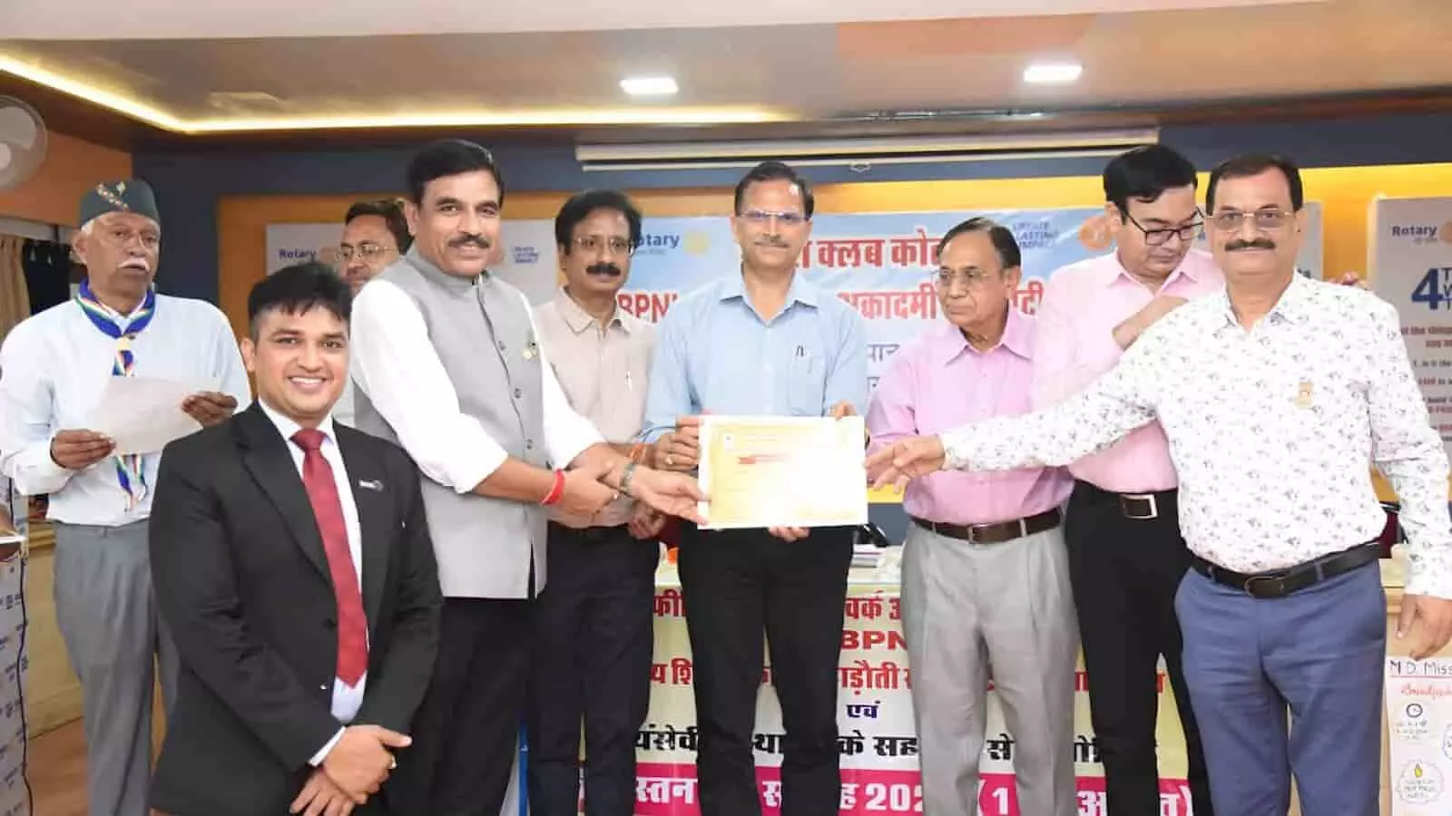 तस्वीर में रोटरी बीनानी सभागार में विश्व स्तनपान सप्ताह के समापन पर अतिथिगण नजर आ रहे हैं। तस्वीर में रोटरी बीनानी सभागार में विश्व स्तनपान सप्ताह के समापन पर अतिथिगण नजर आ रहे हैं।