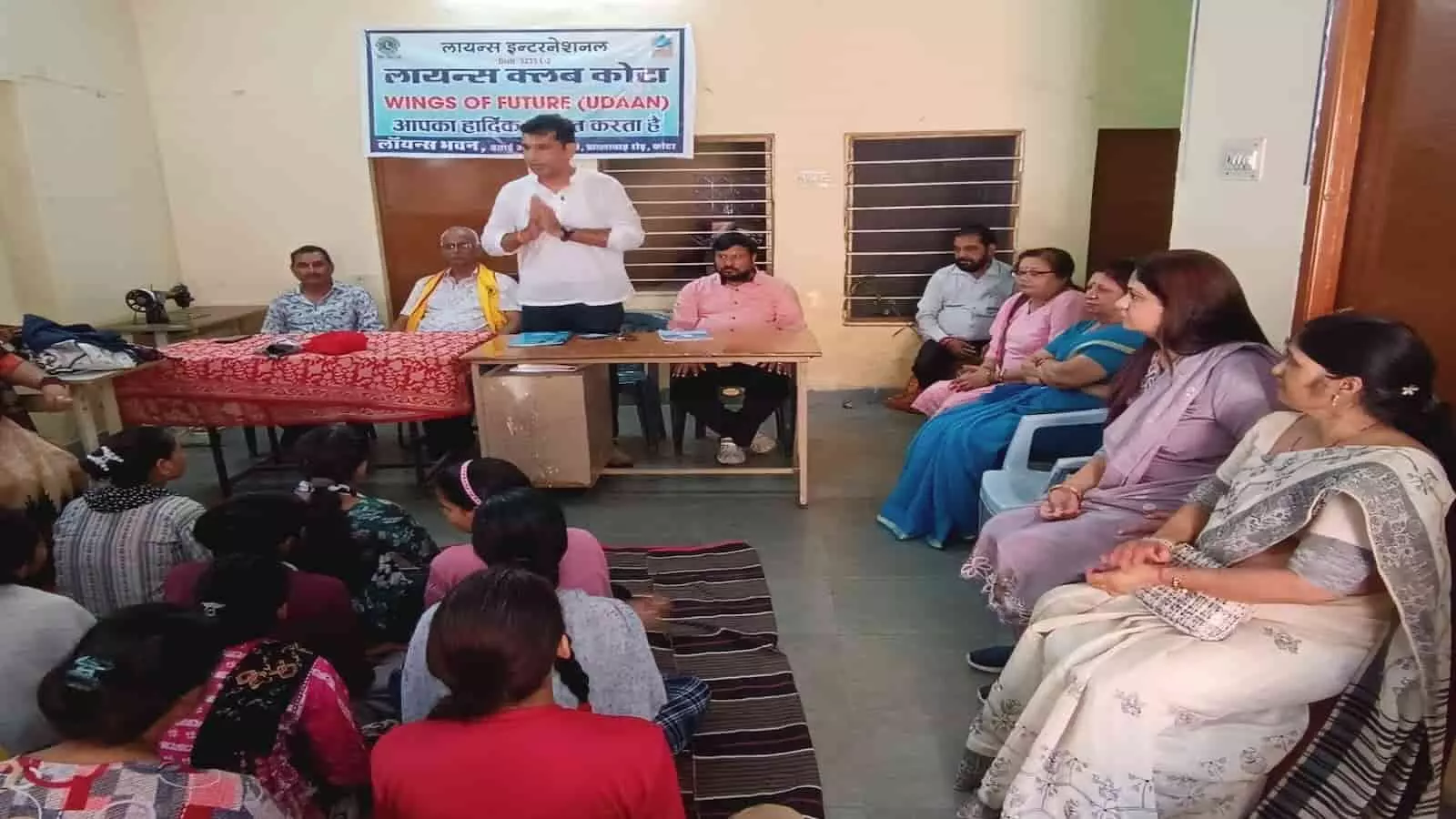कोटा में महिलाओं के लिए शुरू किए गए नि:शुल्क सिलाई और ब्यूटीशियन प्रशिक्षण केंद्र का दृश्य। कोटा में महिलाओं के लिए शुरू किए गए नि:शुल्क सिलाई और ब्यूटीशियन प्रशिक्षण केंद्र का दृश्य।