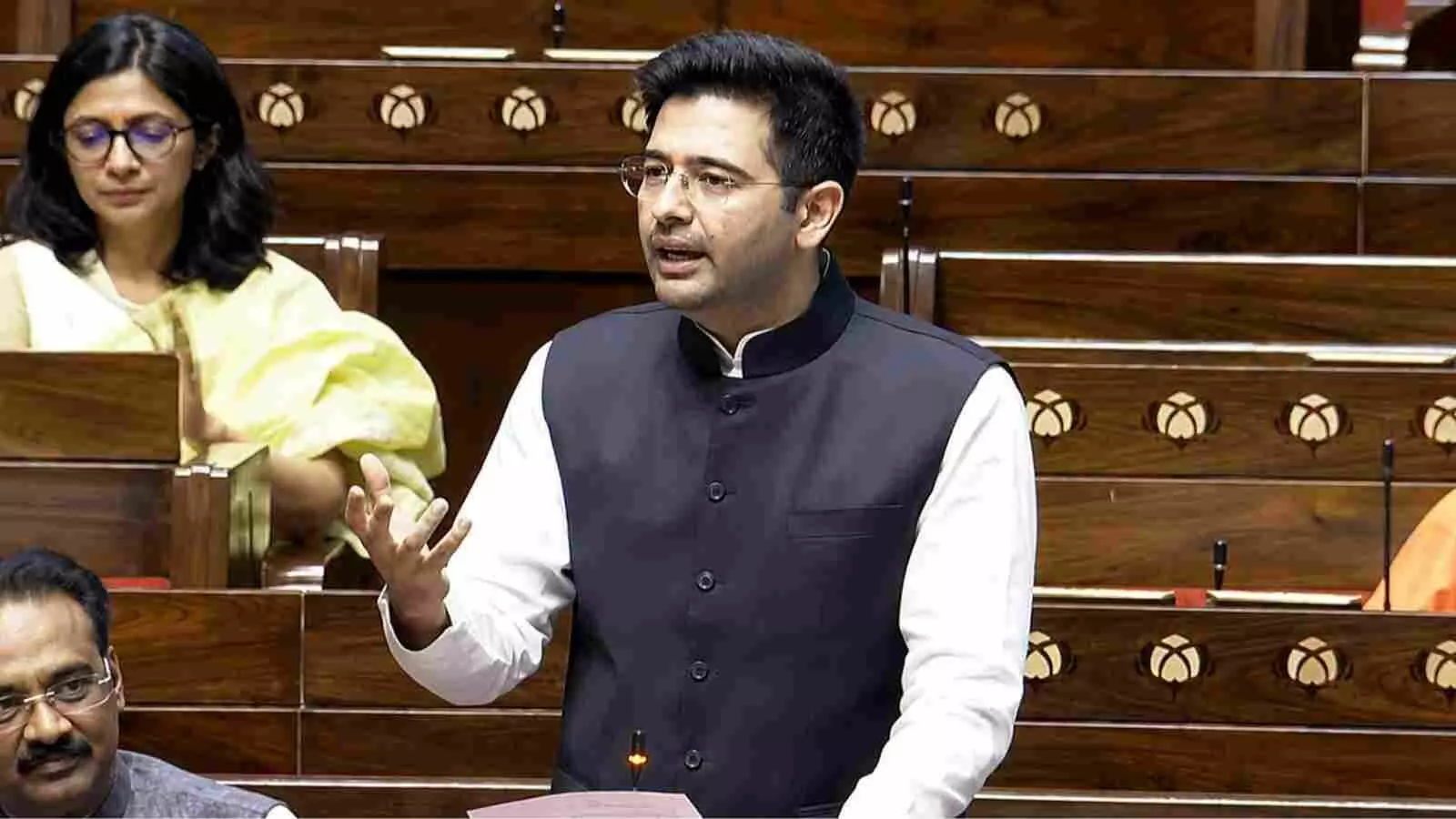 संसद में सांसद राघव चड्ढा निजी अस्पतालों के खिलाफ मुद्दा उठाते हुए। संसद में सांसद राघव चड्ढा निजी अस्पतालों के खिलाफ मुद्दा उठाते हुए।