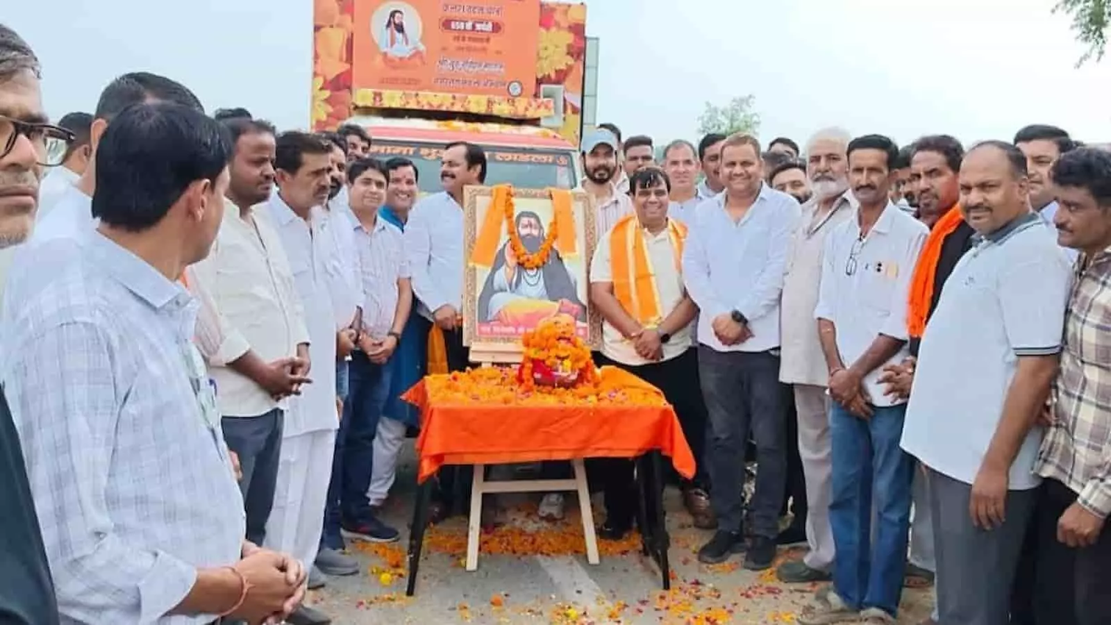 राजसमंद में संत रविदास जयंती के अवसर पर एकत्रित ग्रामीण और भाजपा कार्यकर्ता। राजसमंद में संत रविदास जयंती के अवसर पर एकत्रित ग्रामीण और भाजपा कार्यकर्ता।