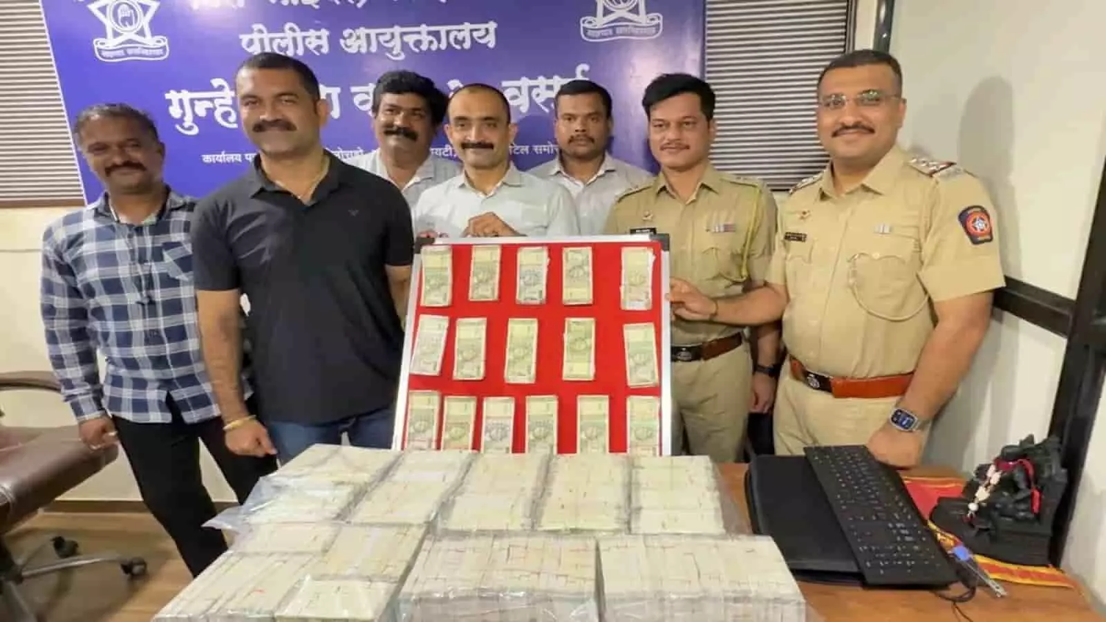 नकली पुलिस बनकर वृद्ध को लूटा, ईरानी आरोपी गिरफ्तार; 12 तोला सोना बरामद नकली पुलिस बनकर वृद्ध को लूटा, ईरानी आरोपी गिरफ्तार; 12 तोला सोना बरामद