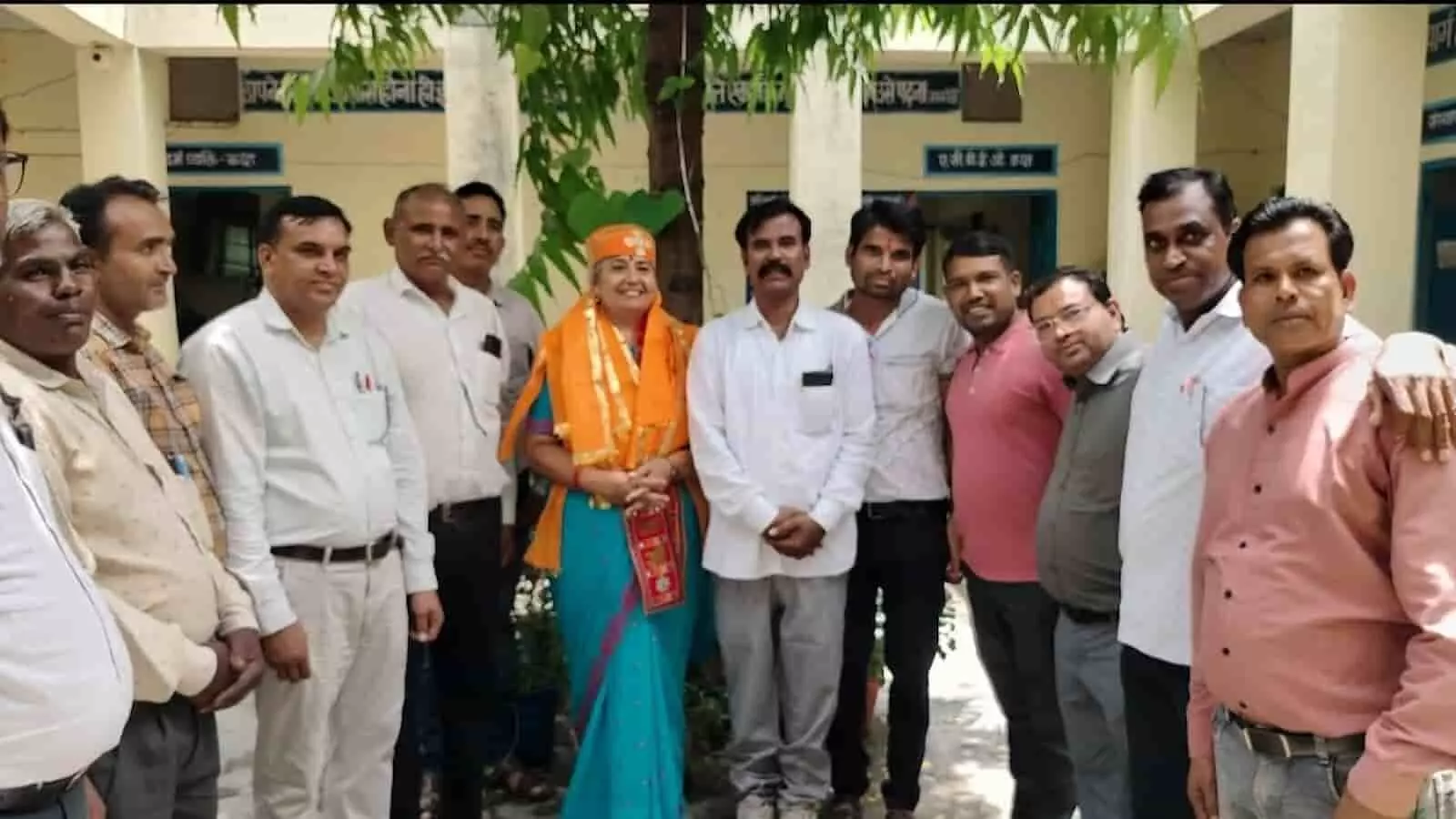 तस्वीर में राजस्थान शिक्षक संघ के पदाधिकारी मावली में सीबीईओ प्रेरणा नौसालिया का स्वागत करते दिख रहे हैं। तस्वीर में राजस्थान शिक्षक संघ के पदाधिकारी मावली में सीबीईओ प्रेरणा नौसालिया का स्वागत करते दिख रहे हैं।
