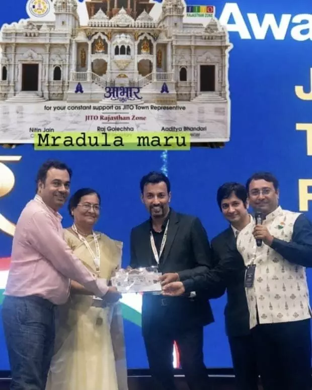 तस्वीर में बारां में आयोजित कार्यक्रम के दौरान मंच पर खड़े लोग नजर आ रहे हैं। तस्वीर में बारां में आयोजित कार्यक्रम के दौरान मंच पर खड़े लोग नजर आ रहे हैं।