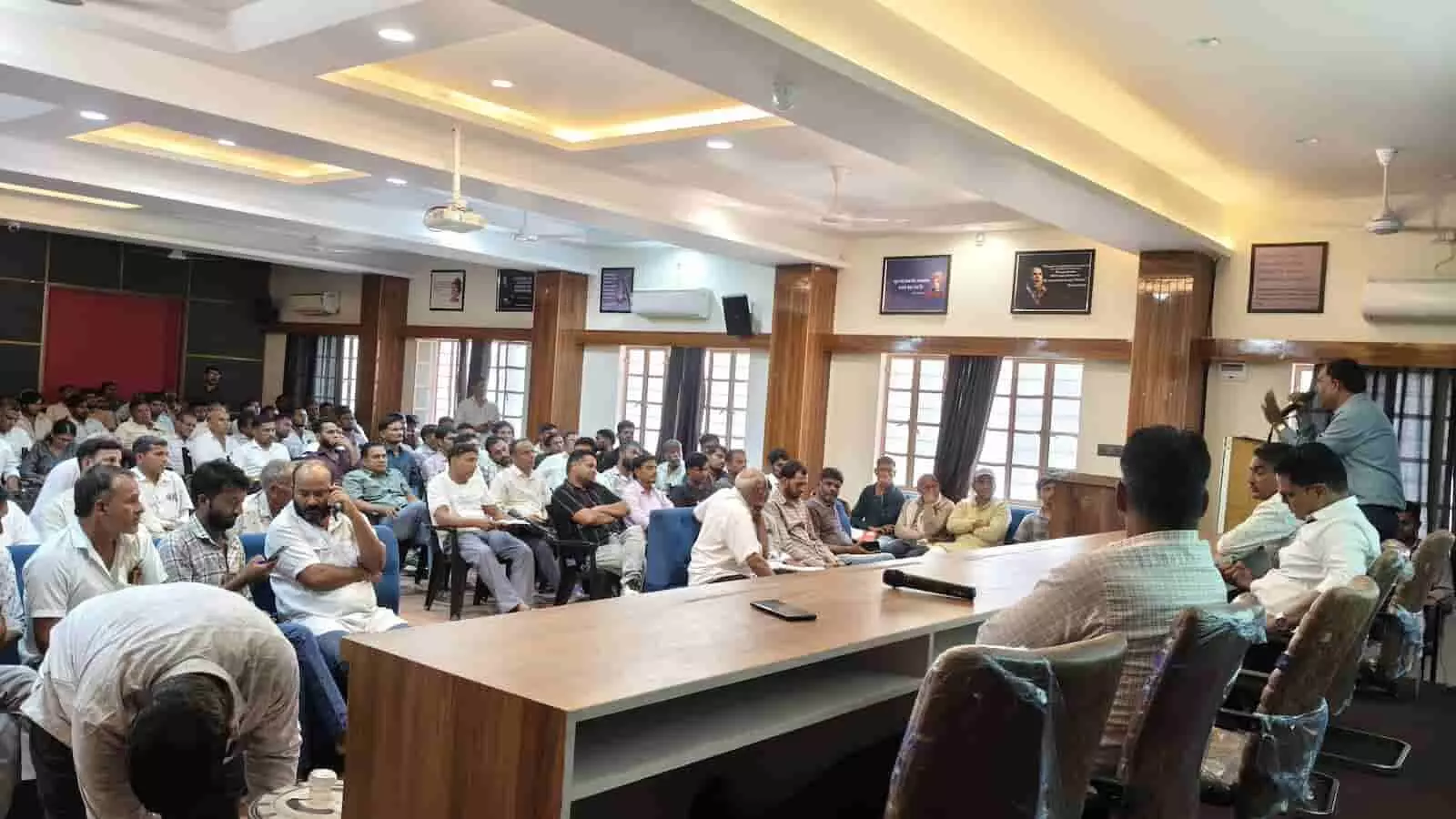 कपासन के आरएनटी कॉलेज कॉन्फ्रेंस हॉल में उर्वरक आदान विक्रेताओं के लिए आयोजित प्रशिक्षण कार्यक्रम। कपासन के आरएनटी कॉलेज कॉन्फ्रेंस हॉल में उर्वरक आदान विक्रेताओं के लिए आयोजित प्रशिक्षण कार्यक्रम।
