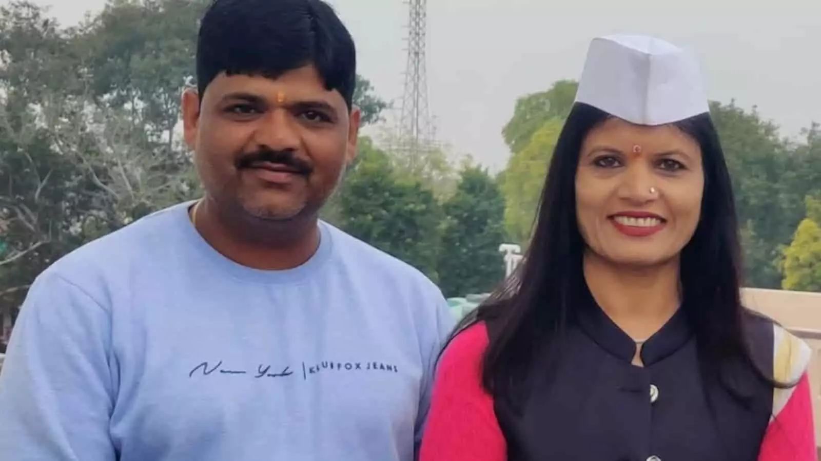 तस्वीर में नगर कांग्रेस अध्यक्ष प्रशांत भारद्वाज और एक महिला नेता खड़े नजर आ रहे हैं। तस्वीर में नगर कांग्रेस अध्यक्ष प्रशांत भारद्वाज और एक महिला नेता खड़े नजर आ रहे हैं।
