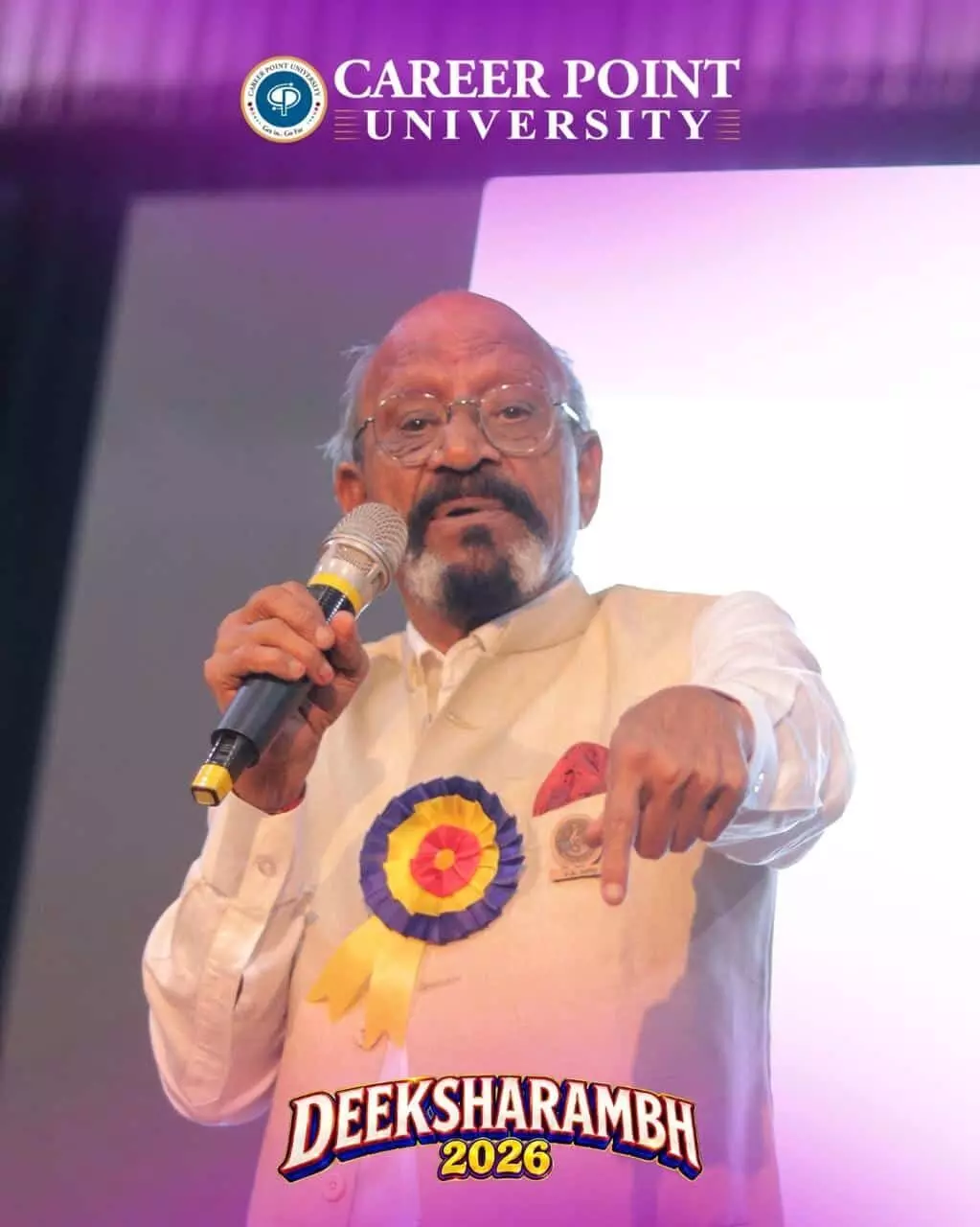 माइक पकड़कर विद्यार्थियों को संबोधित करते हुए वी.के. जेटली करियर पॉइंट यूनिवर्सिटी में। माइक पकड़कर विद्यार्थियों को संबोधित करते हुए वी.के. जेटली करियर पॉइंट यूनिवर्सिटी में।