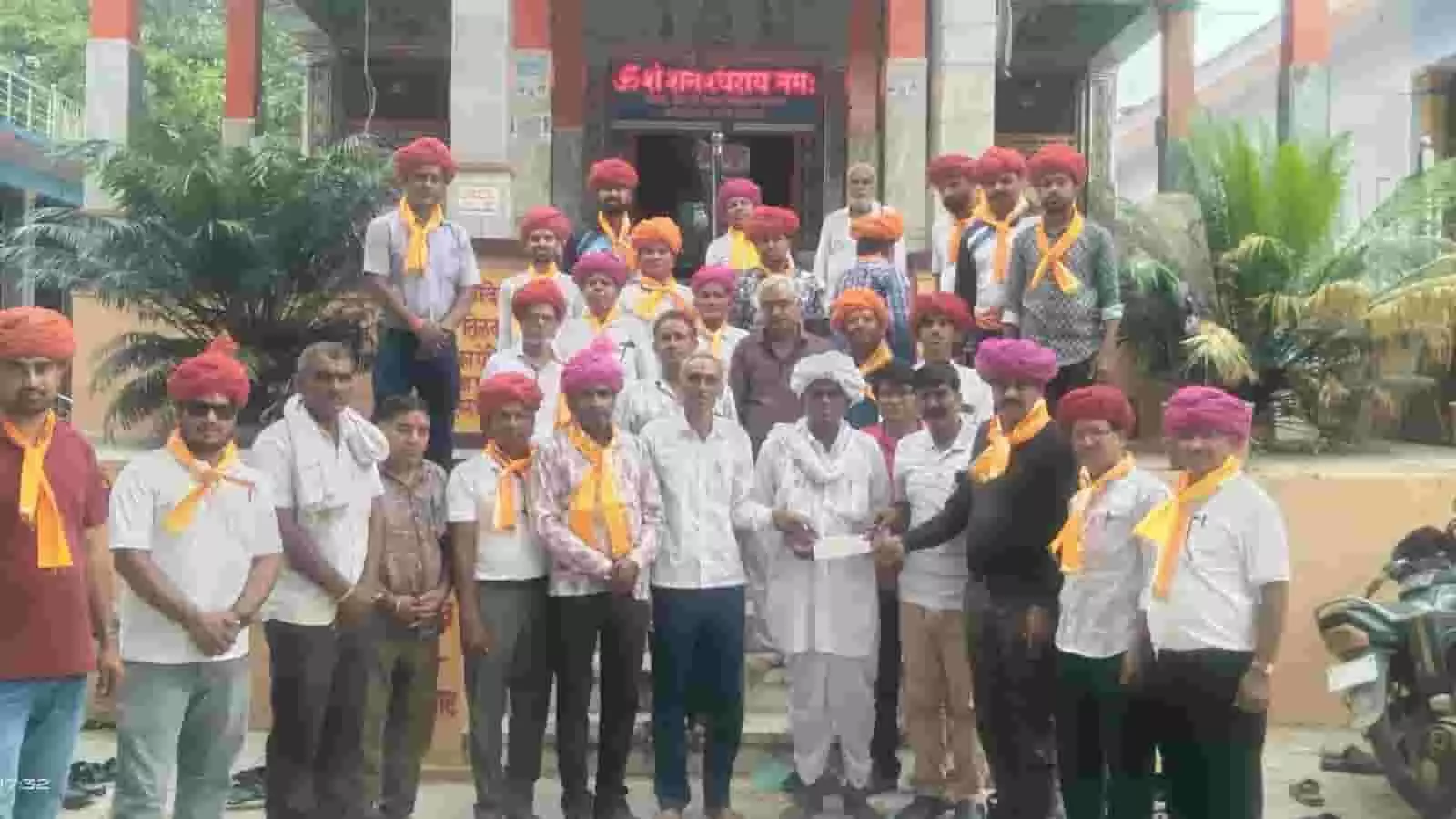 शनिधाम जाशमा मंगरा परिसर में शारीरिक शिक्षक संघ और पत्रकारों के सम्मान समारोह में मौजूद लोग। शनिधाम जाशमा मंगरा परिसर में शारीरिक शिक्षक संघ और पत्रकारों के सम्मान समारोह में मौजूद लोग।