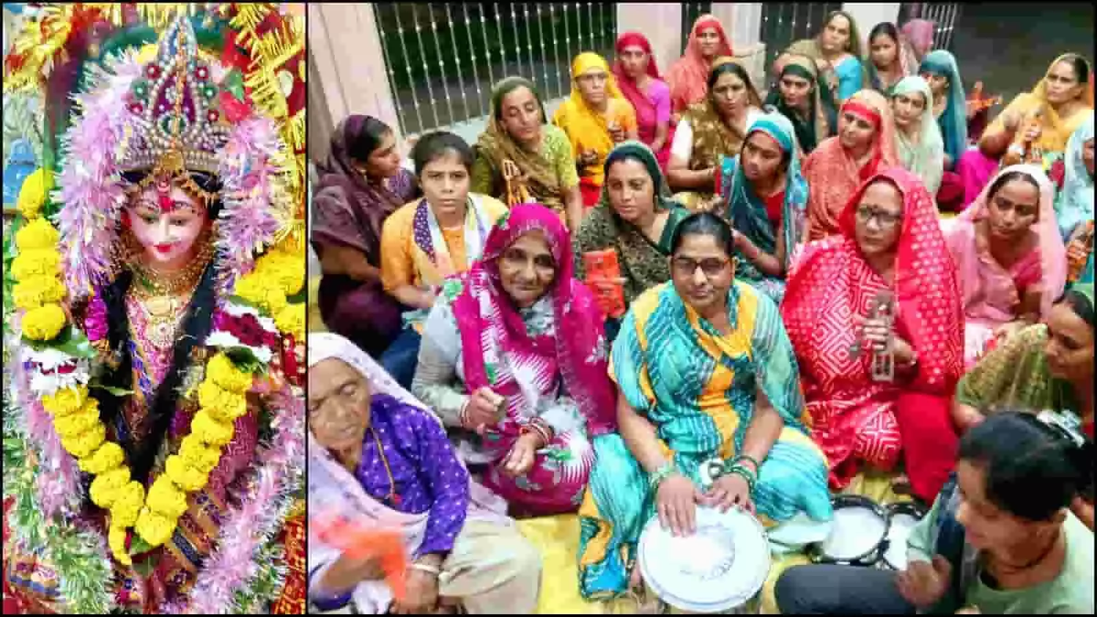 कटेवड़ी गांव के मंदिर में दशां मां की मूर्ति और भजन गाती महिलाएं दिख रही हैं। कटेवड़ी गांव के मंदिर में दशां मां की मूर्ति और भजन गाती महिलाएं दिख रही हैं।