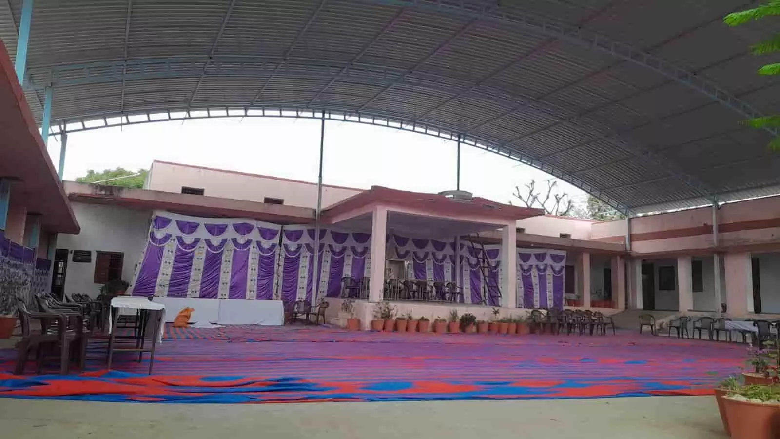 तस्वीर में राजकीय उच्च माध्यमिक विद्यालय सेमा का बड़ा शेड और प्रांगण दिखाई दे रहा है। तस्वीर में राजकीय उच्च माध्यमिक विद्यालय सेमा का बड़ा शेड और प्रांगण दिखाई दे रहा है।