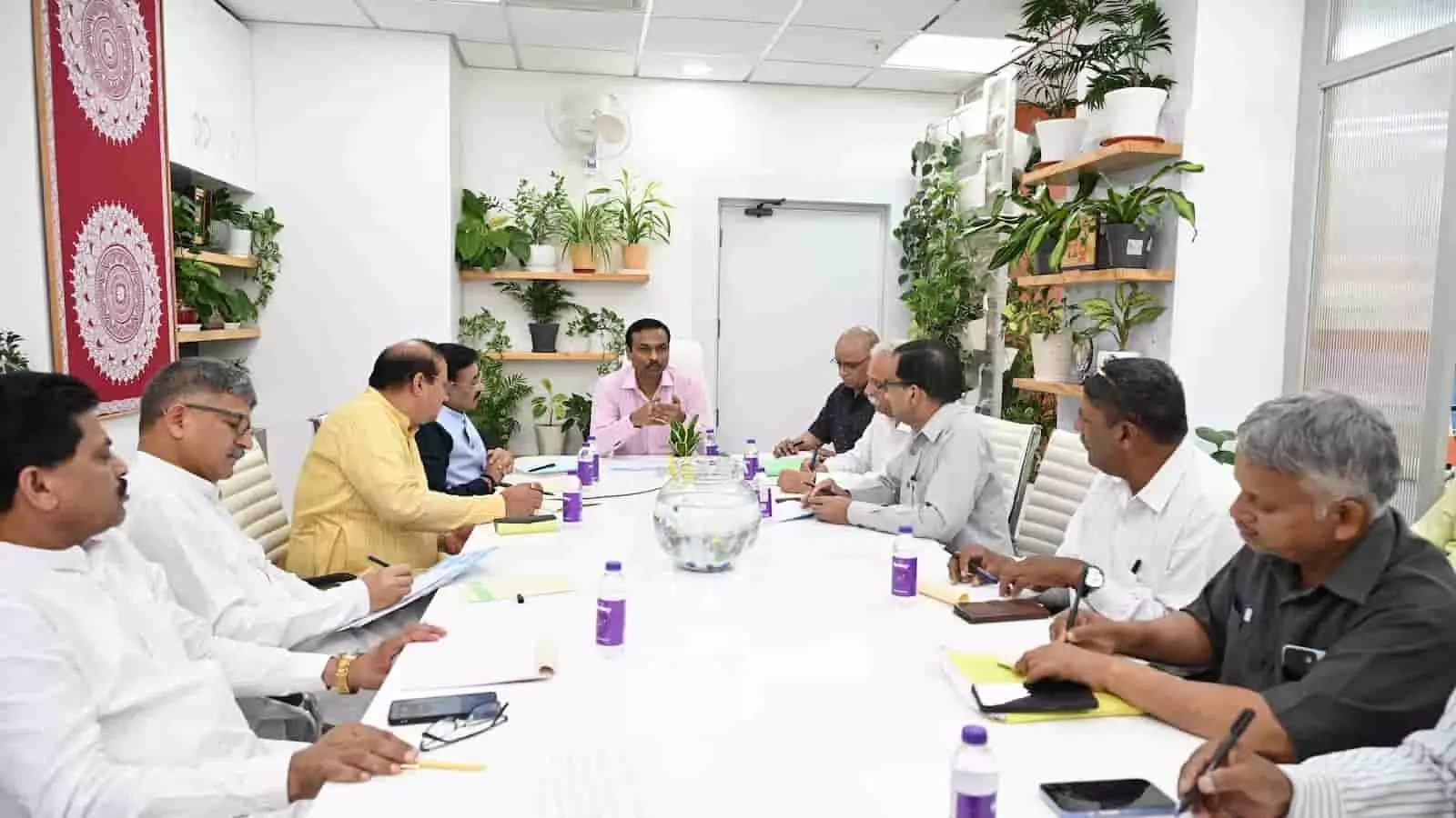 देहरादून में विशेष गहन पुनरीक्षण कार्यक्रम को लेकर अधिकारियों और राजनीतिक दलों के प्रतिनिधियों की बैठक चल रही है। देहरादून में विशेष गहन पुनरीक्षण कार्यक्रम को लेकर अधिकारियों और राजनीतिक दलों के प्रतिनिधियों की बैठक चल रही है।