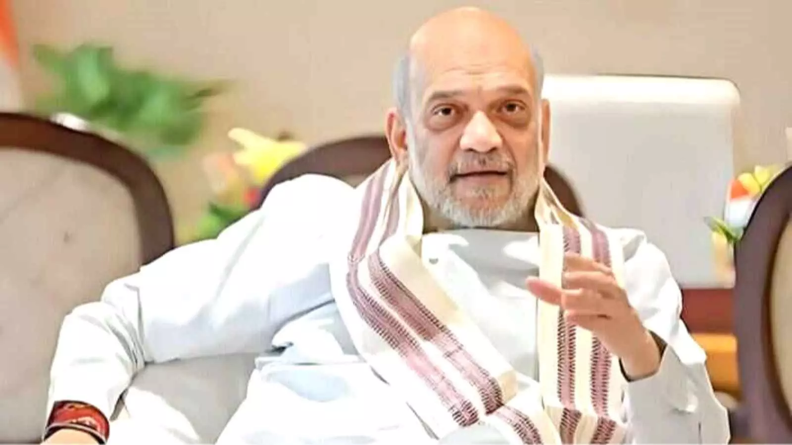 राष्ट्रीय सुरक्षा रणनीति सम्मेलन के दौरान सुरक्षा अधिकारियों की बैठक और आंतरिक सुरक्षा के मुद्दों पर चर्चा के संदर्भ को यह दृश्य दर्शाता है। राष्ट्रीय सुरक्षा रणनीति सम्मेलन के दौरान सुरक्षा अधिकारियों की बैठक और आंतरिक सुरक्षा के मुद्दों पर चर्चा के संदर्भ को यह दृश्य दर्शाता है।