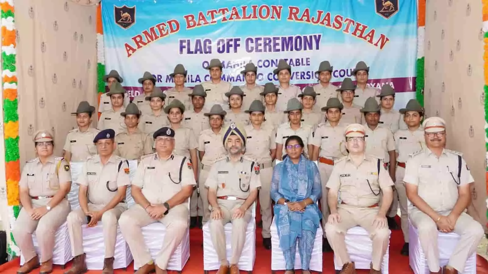 तस्वीर में आरएसी और एमबीसी कैडर की महिला पुलिस कार्मिक और वरिष्ठ अधिकारी जयपुर में नजर आ रहे हैं। तस्वीर में आरएसी और एमबीसी कैडर की महिला पुलिस कार्मिक और वरिष्ठ अधिकारी जयपुर में नजर आ रहे हैं।