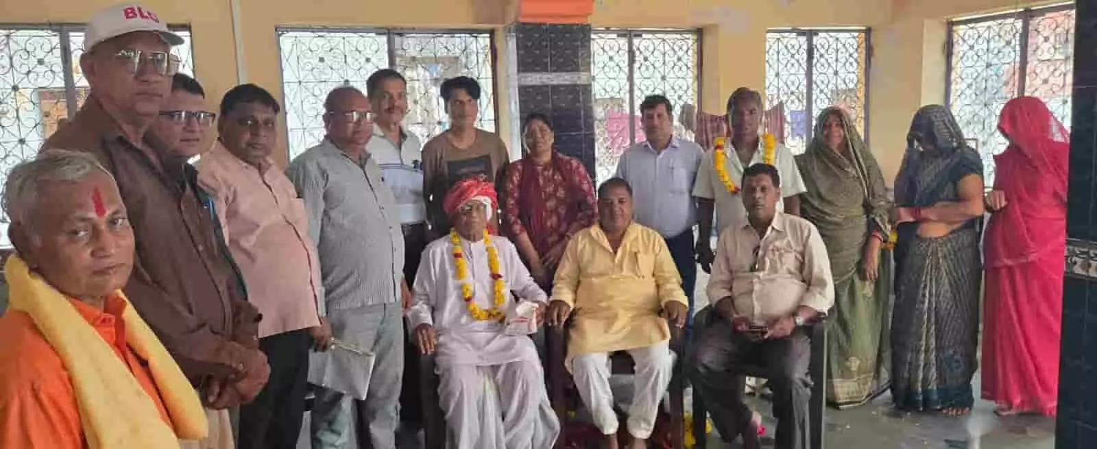 कोटा में मरणोपरांत देहदान का संकल्प लेते समय लालचंद लोहारवाड़िया और उनके परिवार के सदस्य। कोटा में मरणोपरांत देहदान का संकल्प लेते समय लालचंद लोहारवाड़िया और उनके परिवार के सदस्य।