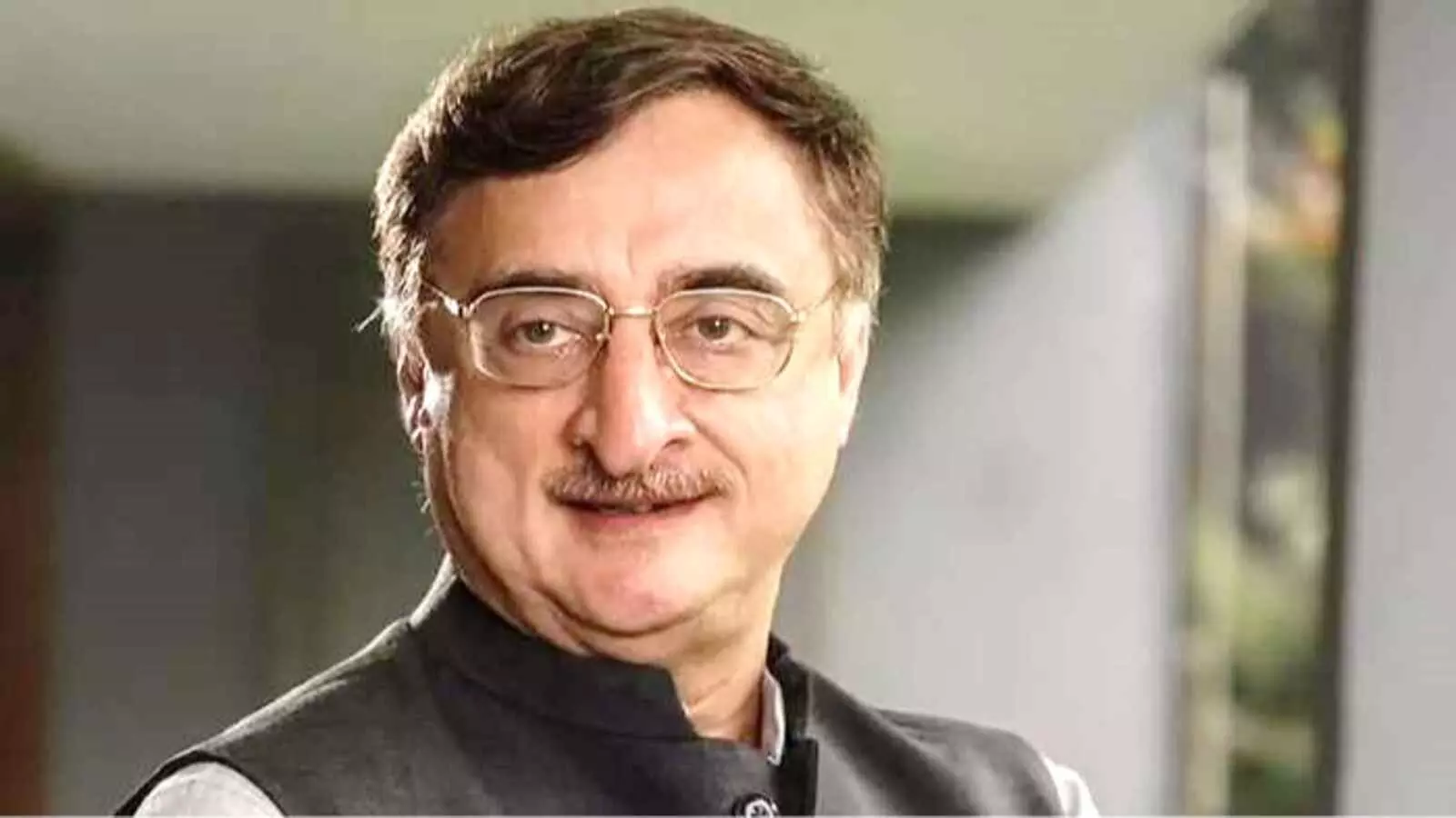 कांग्रेस सांसद विवेक तन्खा नई दिल्ली में विशेष साक्षात्कार के दौरान राष्ट्रीय मुद्दों पर चर्चा करते हुए। कांग्रेस सांसद विवेक तन्खा नई दिल्ली में विशेष साक्षात्कार के दौरान राष्ट्रीय मुद्दों पर चर्चा करते हुए।