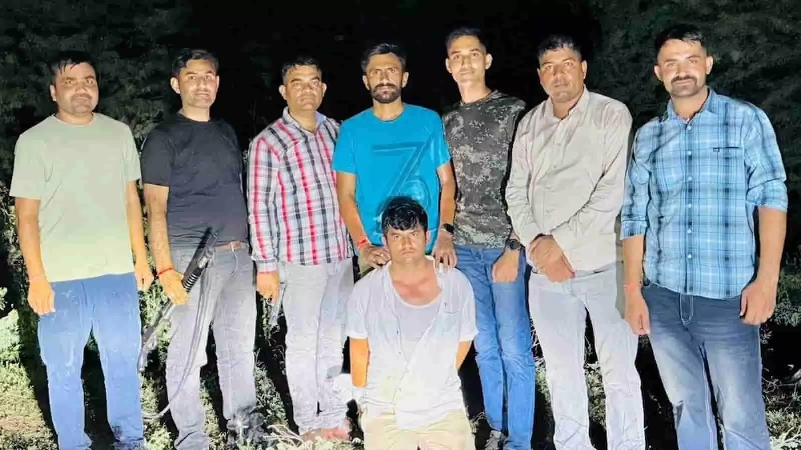 जोधपुर में एएनटीएफ टीम द्वारा गिरफ्तार किया गया इनामी तस्कर सरगना श्यामसुंदर। जोधपुर में एएनटीएफ टीम द्वारा गिरफ्तार किया गया इनामी तस्कर सरगना श्यामसुंदर।