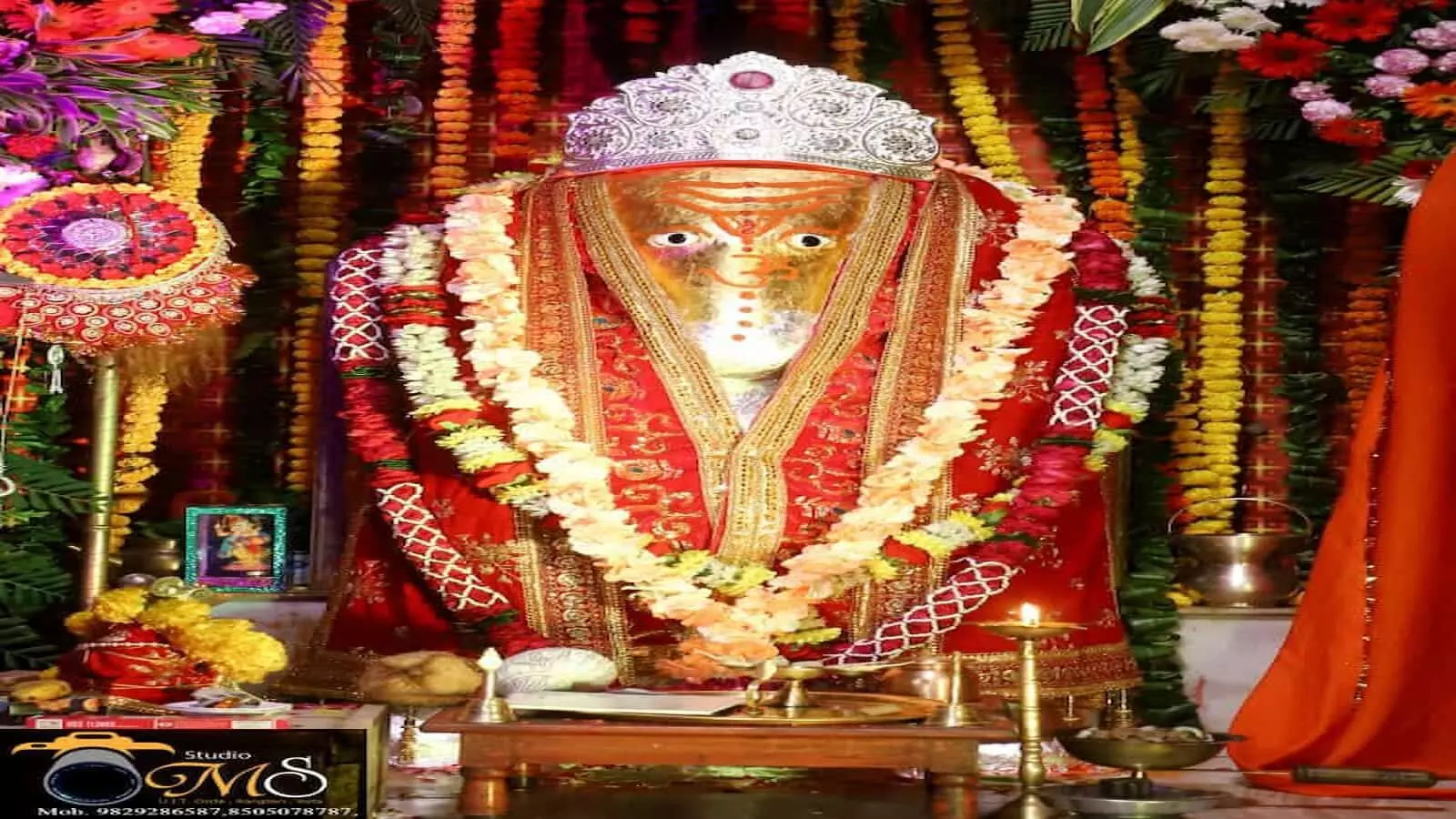 कोटा के खड़े गणेश जी मंदिर परिसर में मेला तैयारियों को लेकर आयोजित बैठक का दृश्य। कोटा के खड़े गणेश जी मंदिर परिसर में मेला तैयारियों को लेकर आयोजित बैठक का दृश्य।