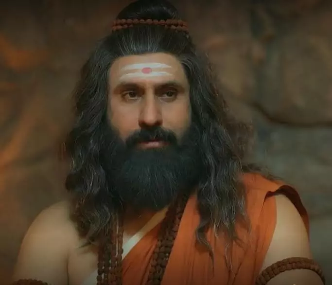 तस्वीर में जितेन लालवानी हस्तिनापुर के वीर शो में गुरु द्रोणाचार्य के रूप में दिख रहे हैं। तस्वीर में जितेन लालवानी हस्तिनापुर के वीर शो में गुरु द्रोणाचार्य के रूप में दिख रहे हैं।