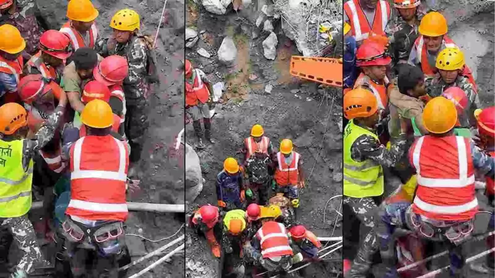 मलबे के बीच बचाव कार्य में जुटी रेस्क्यू टीम नेपाल में फंसे हुए युवक को सुरक्षित बाहर निकाल रही है। मलबे के बीच बचाव कार्य में जुटी रेस्क्यू टीम नेपाल में फंसे हुए युवक को सुरक्षित बाहर निकाल रही है।