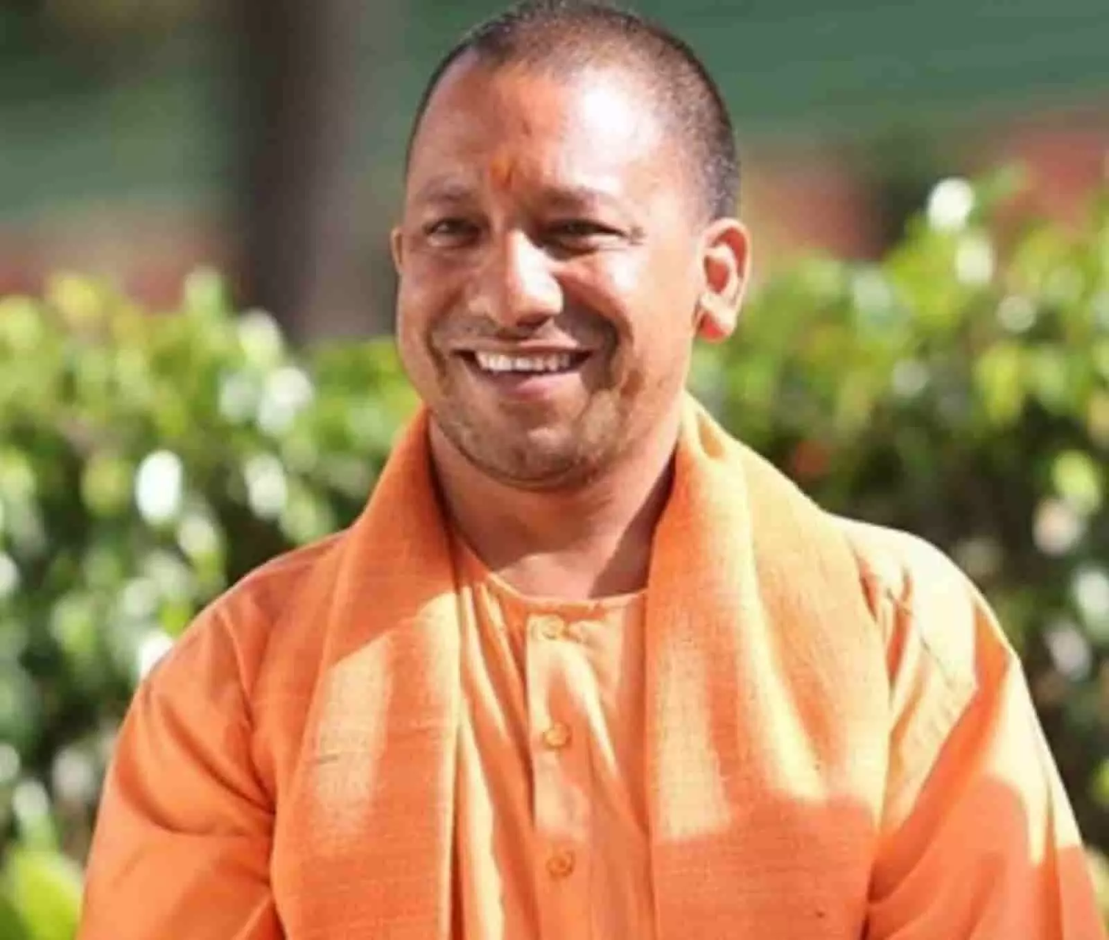 तस्वीर में उत्तर प्रदेश के मुख्यमंत्री योगी आदित्यनाथ मथुरा दौरे के दौरान नजर आ रहे हैं। तस्वीर में उत्तर प्रदेश के मुख्यमंत्री योगी आदित्यनाथ मथुरा दौरे के दौरान नजर आ रहे हैं।