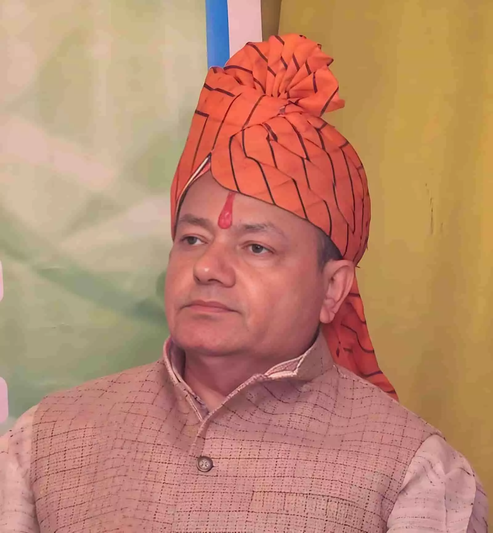 तस्वीर में भगवा साफा और तिलक लगाए प्रोफेसर मधु मुकुल चतुर्वेदी एक कार्यक्रम के दौरान मौजूद हैं। तस्वीर में भगवा साफा और तिलक लगाए प्रोफेसर मधु मुकुल चतुर्वेदी एक कार्यक्रम के दौरान मौजूद हैं।