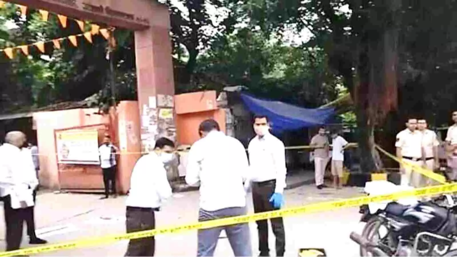 दिल्ली मयूर विहार फेस-3 में युवक की पीट-पीटकर हत्या, शव की पहचान नहीं; CCTV से आरोपियों की तलाश तेज | दिल्ली मयूर विहार फेस-3 में युवक की पीट-पीटकर हत्या, शव की पहचान नहीं; CCTV से आरोपियों की तलाश तेज |