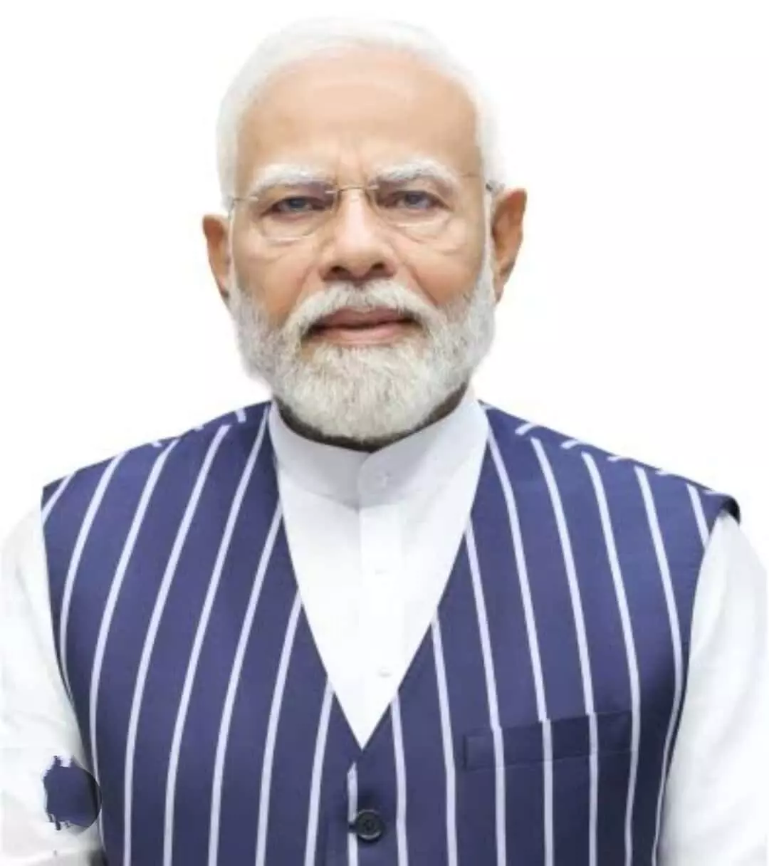 तस्वीर में सफेद कुर्ता और नीली धारी वाली जैकेट पहने प्रधानमंत्री नरेंद्र मोदी सीधे कैमरे की तरफ देखते हुए नजर आ रहे हैं। तस्वीर में सफेद कुर्ता और नीली धारी वाली जैकेट पहने प्रधानमंत्री नरेंद्र मोदी सीधे कैमरे की तरफ देखते हुए नजर आ रहे हैं।