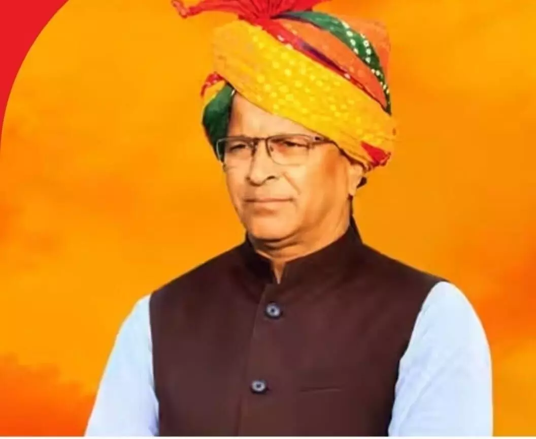 साफा पहने और चश्मा लगाए हनुमानगढ़ से निर्दलीय विधायक गणेशराज बंसल।