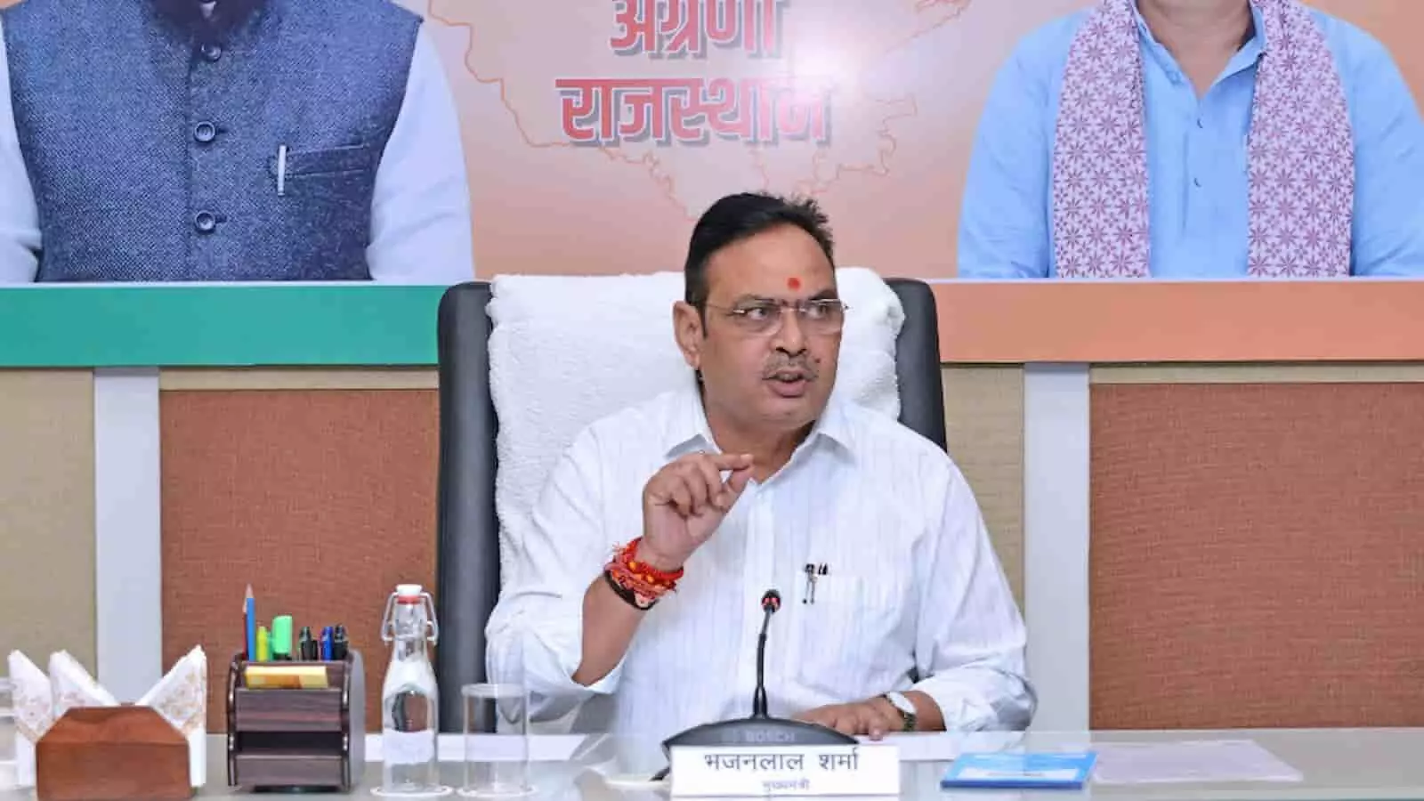 तस्वीर में मुख्यमंत्री भजनलाल शर्मा जयपुर में एक बैठक के दौरान बैठे हुए दिखाई दे रहे हैं। तस्वीर में मुख्यमंत्री भजनलाल शर्मा जयपुर में एक बैठक के दौरान बैठे हुए दिखाई दे रहे हैं।