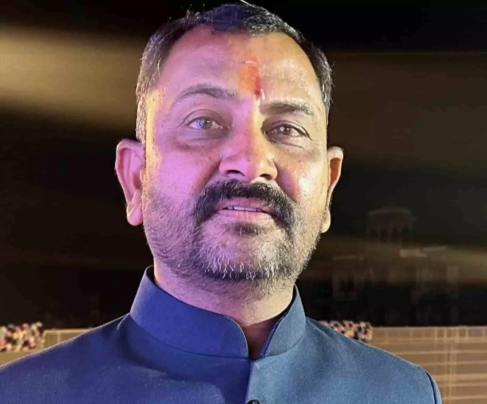 तस्वीर में आमेट नगरपालिका अध्यक्ष पद के विजयी प्रत्याशी दिनेश सरणोत नजर आ रहे हैं। तस्वीर में आमेट नगरपालिका अध्यक्ष पद के विजयी प्रत्याशी दिनेश सरणोत नजर आ रहे हैं।