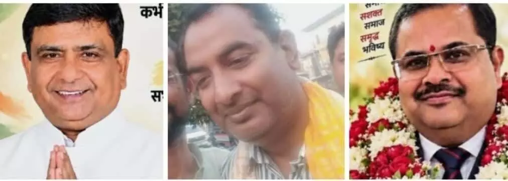 तस्वीर में बाएं से दाएं विभिन्न पदों पर विजयी हुए उम्मीदवार और पदाधिकारी दिखाई दे रहे हैं। तस्वीर में बाएं से दाएं विभिन्न पदों पर विजयी हुए उम्मीदवार और पदाधिकारी दिखाई दे रहे हैं।