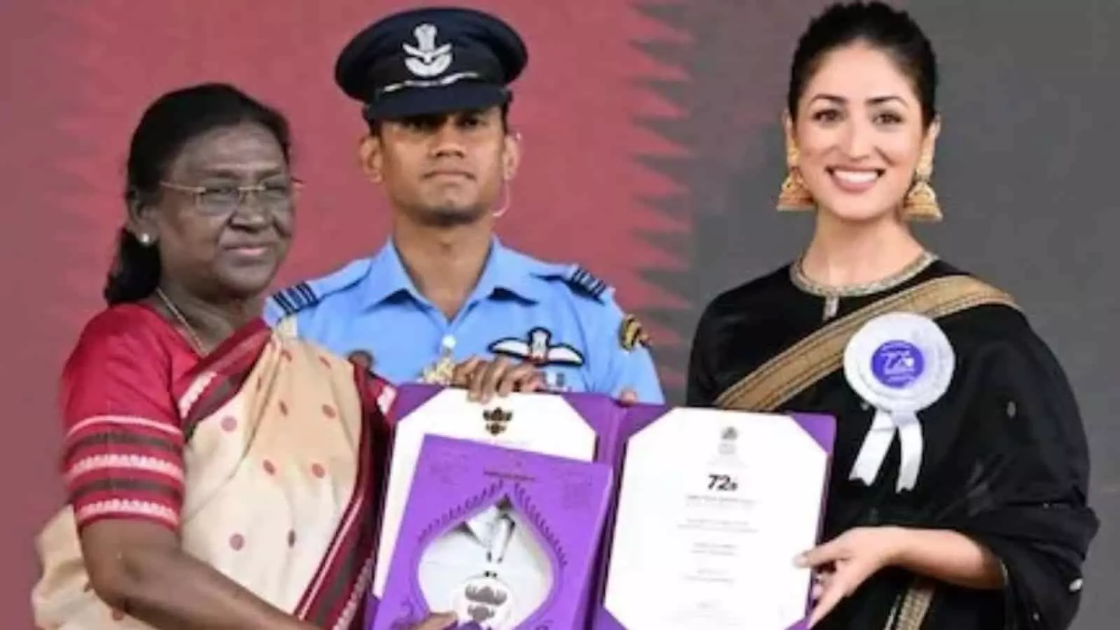 तस्वीर में राष्ट्रपति द्रौपदी मुर्मू और अभिनेत्री यामी गौतम धर केवड़िया में राष्ट्रीय फिल्म पुरस्कार प्राप्त करते हुए दिख रही हैं। तस्वीर में राष्ट्रपति द्रौपदी मुर्मू और अभिनेत्री यामी गौतम धर केवड़िया में राष्ट्रीय फिल्म पुरस्कार प्राप्त करते हुए दिख रही हैं।