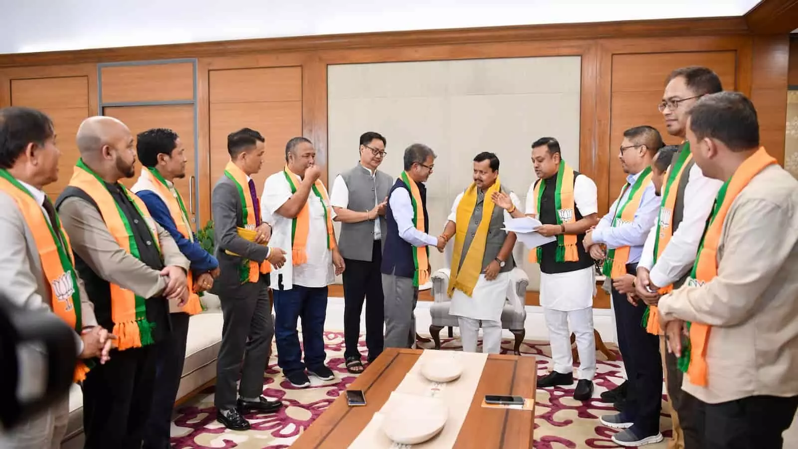 मेघालय में बड़ा सियासी फेरबदल, UDP के 8 विधायक BJP में शामिल, संख्या 10 पहुंची मेघालय में बड़ा सियासी फेरबदल, UDP के 8 विधायक BJP में शामिल, संख्या 10 पहुंची