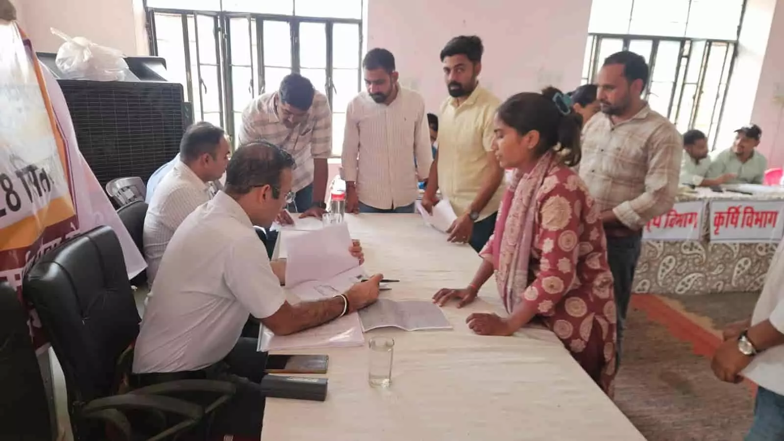 प्रेमनगर आंगनवाड़ी केंद्र में कार्यक्रम के दौरान अधिकारी और कर्मचारी नजर आ रहे हैं। प्रेमनगर आंगनवाड़ी केंद्र में कार्यक्रम के दौरान अधिकारी और कर्मचारी नजर आ रहे हैं।