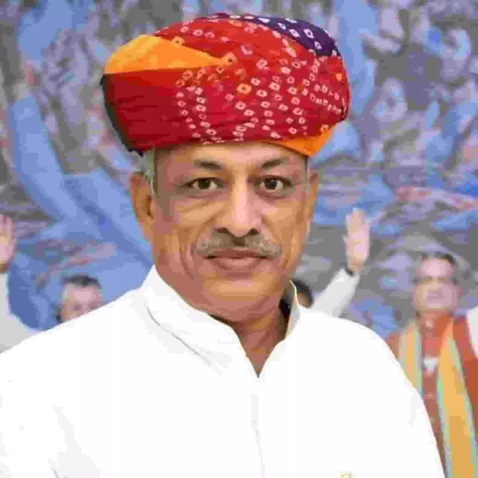 तस्वीर में कैबिनेट मंत्री श्री जोराराम कुमावत पारंपरिक रंगबिरंगा साफा पहने हुए दिखाई दे रहे हैं। तस्वीर में कैबिनेट मंत्री श्री जोराराम कुमावत पारंपरिक रंगबिरंगा साफा पहने हुए दिखाई दे रहे हैं।