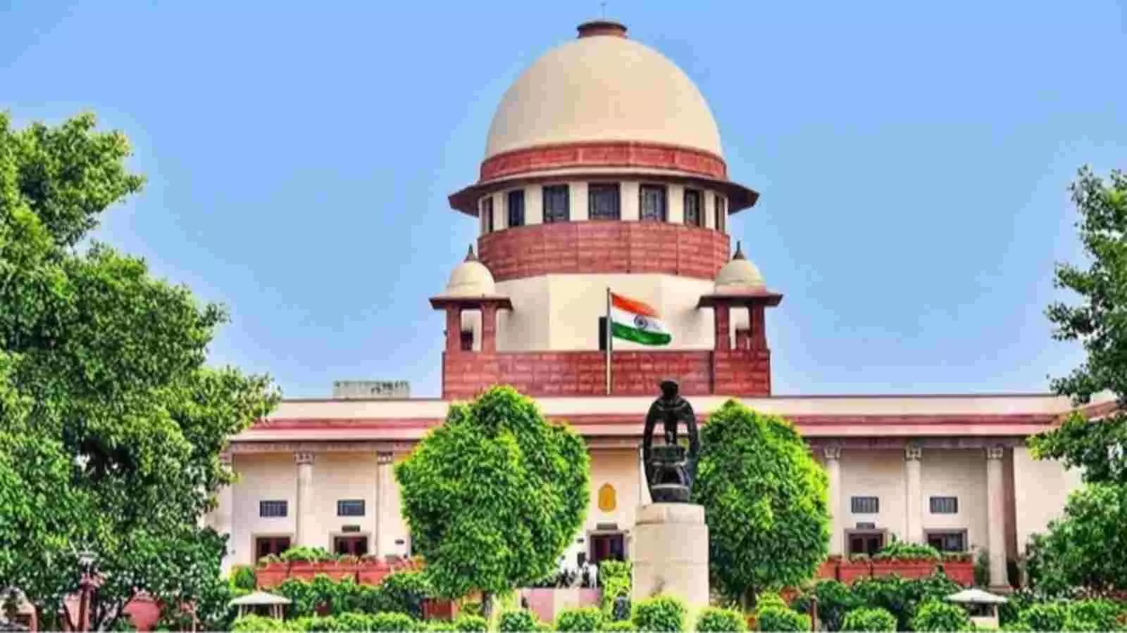 सुप्रीम कोर्ट की इमारत दिल्ली में जहाँ यौन अपराधों और सार्वजनिक सुरक्षा सुधारों के मामले में सुनवाई की जा रही है। सुप्रीम कोर्ट की इमारत दिल्ली में जहाँ यौन अपराधों और सार्वजनिक सुरक्षा सुधारों के मामले में सुनवाई की जा रही है।