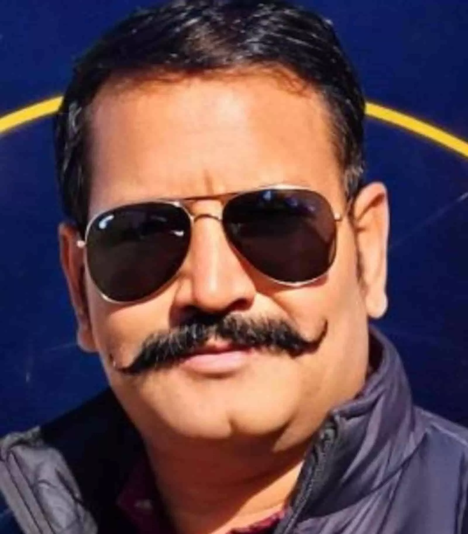 तस्वीर में प्रेम सिंह सिसोदिया सनग्लास पहने हुए दिखाई दे रहे हैं। तस्वीर में प्रेम सिंह सिसोदिया सनग्लास पहने हुए दिखाई दे रहे हैं।
