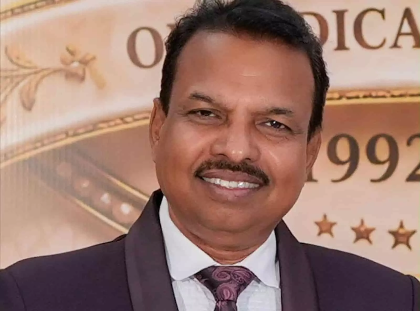 तस्वीर में सूट पहने हुए ऊर्जा विभाग के तकनीकी सलाहकार जेपी गुप्ता नजर आ रहे हैं। तस्वीर में सूट पहने हुए ऊर्जा विभाग के तकनीकी सलाहकार जेपी गुप्ता नजर आ रहे हैं।