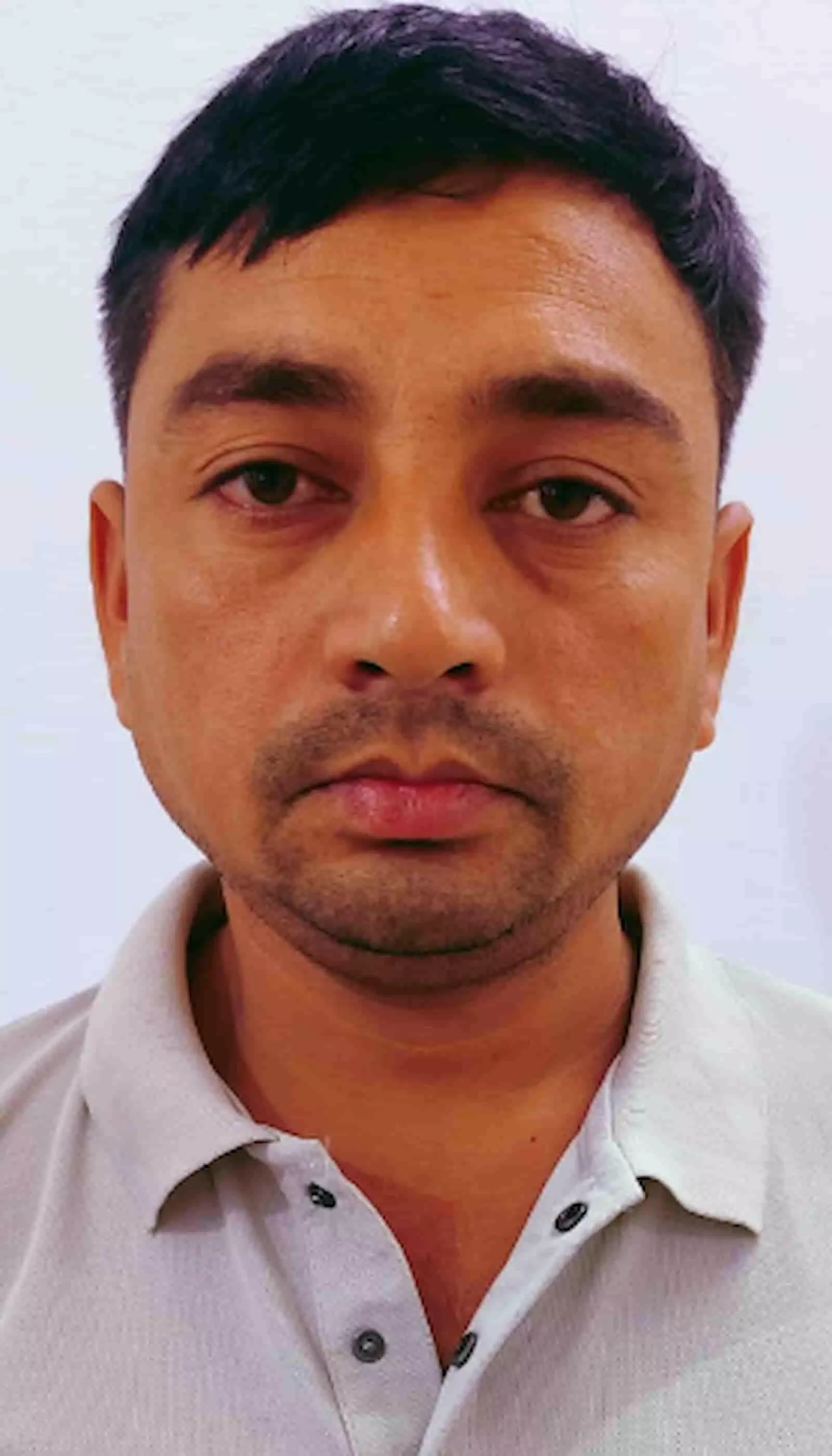 तस्वीर में स्मैक बनाने और खरीद-फरोख्त का वांछित आरोपी राहुल दायमा उर्फ राहुल बंजारा नजर आ रहा है। तस्वीर में स्मैक बनाने और खरीद-फरोख्त का वांछित आरोपी राहुल दायमा उर्फ राहुल बंजारा नजर आ रहा है।
