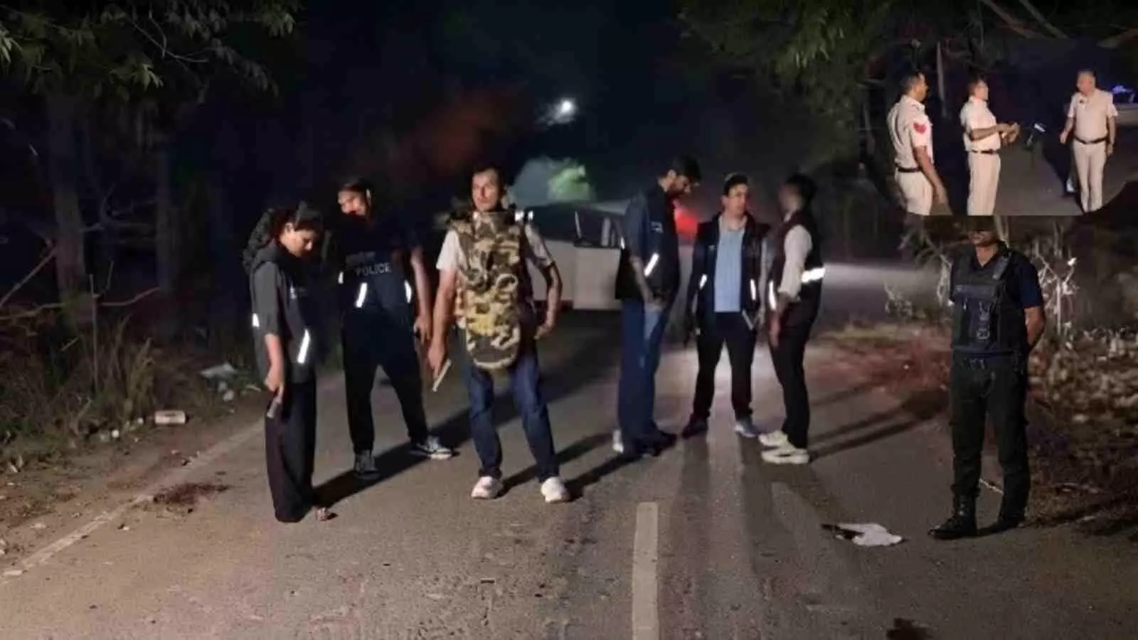 दिल्ली पुलिस के अधिकारी मुठभेड़ स्थल का मुआयना करते हुए। दिल्ली पुलिस के अधिकारी मुठभेड़ स्थल का मुआयना करते हुए।