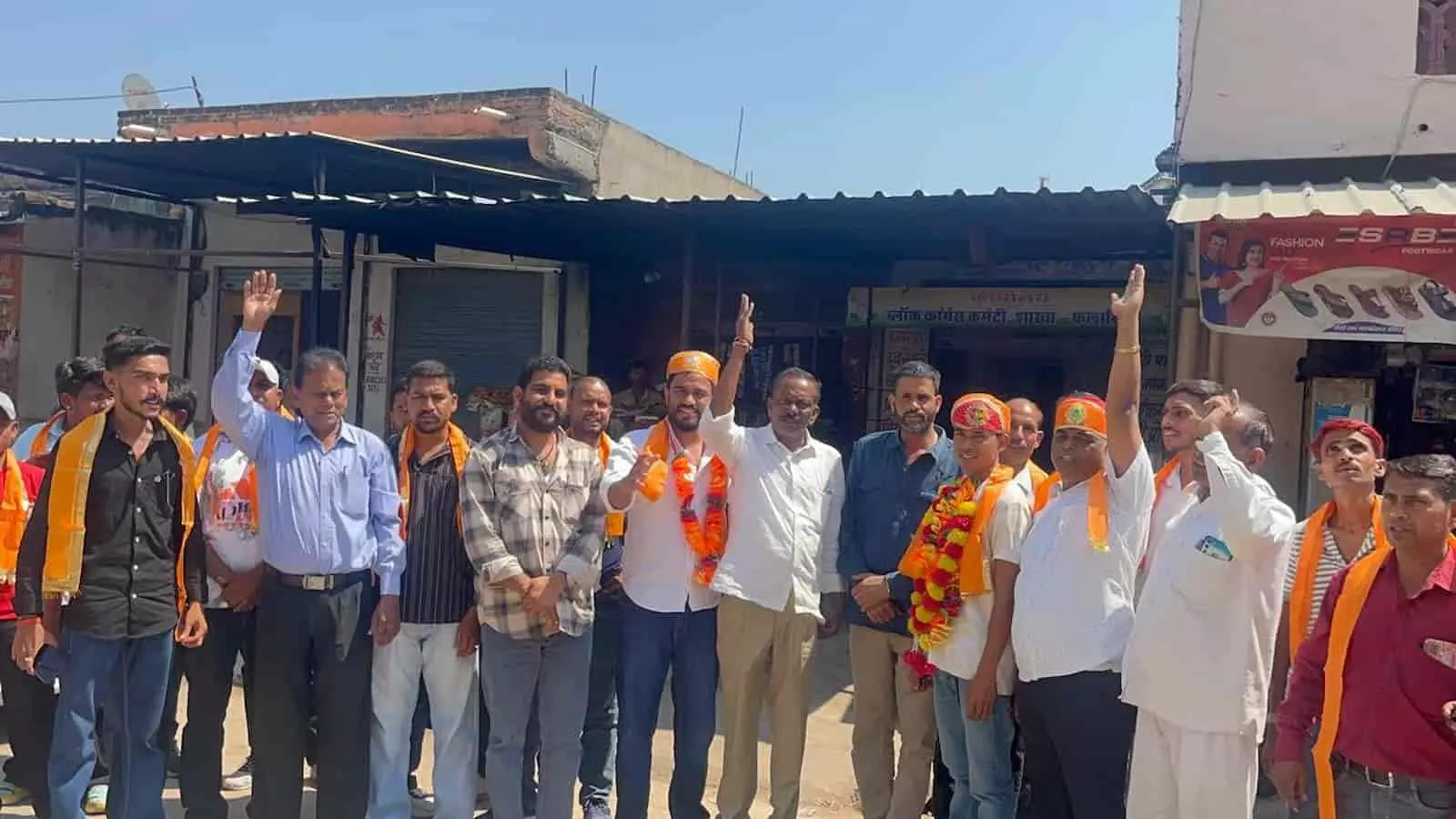 झाड़ोल में यूथ कांग्रेस पदाधिकारियों का स्वागत, पंचायती राज चुनाव पर चर्चा झाड़ोल में यूथ कांग्रेस पदाधिकारियों का स्वागत, पंचायती राज चुनाव पर चर्चा